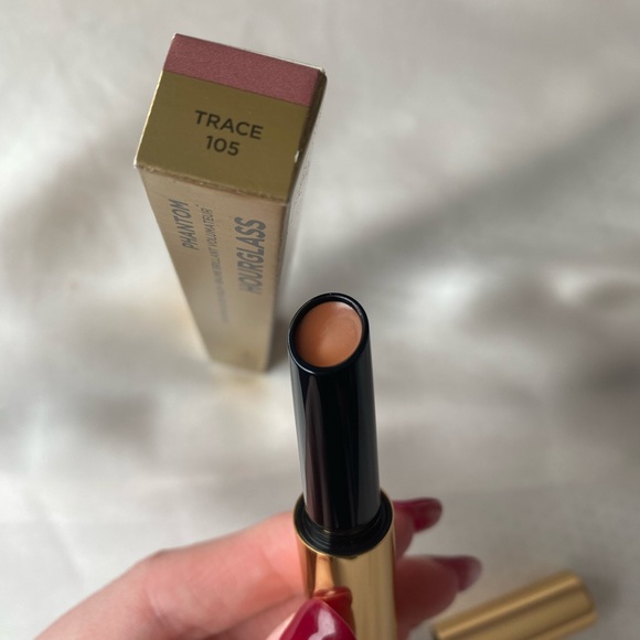 BNIB Hourglass Phantom Volumizing Glossy Lip Balm (Trace) - Picture 3 of 4